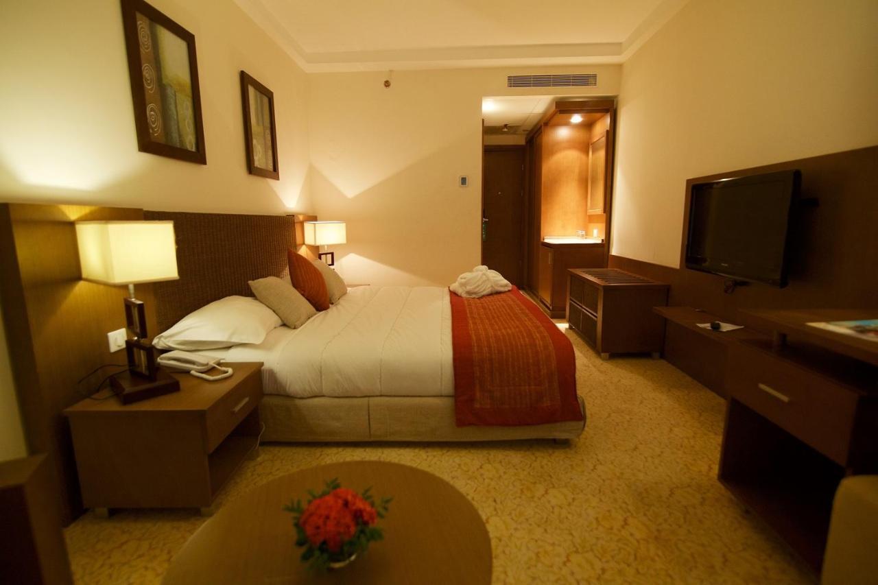 Hala Hotel & Aqua Park بيساو المظهر الخارجي الصورة